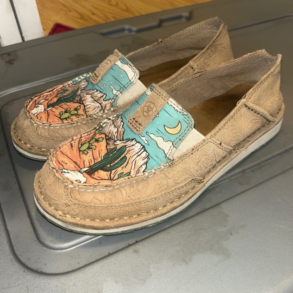 Ariat cruisers